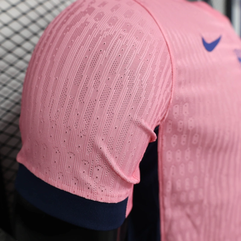 25/26 Player Barcelona Pink Special Edition jersey - Slim Fit