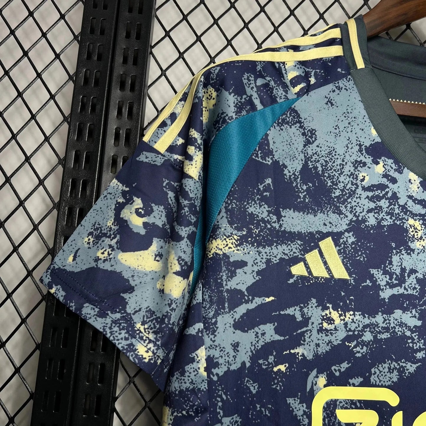 Away 24/25 Men’s Shirt 3