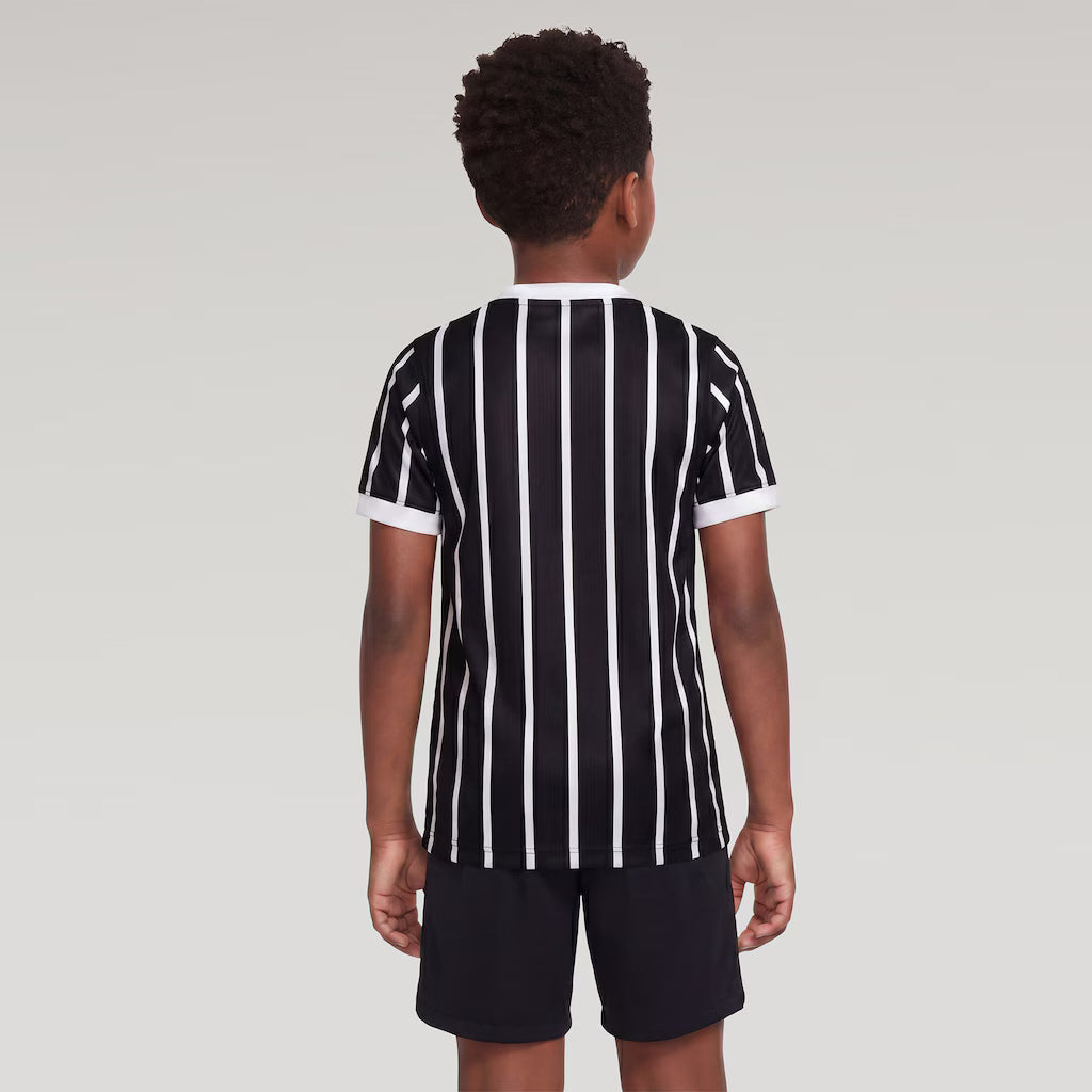 Away 2027 Kids Kit 2